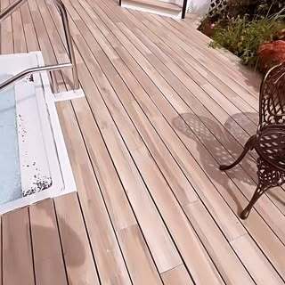 Deck Tiles vs Composite Boards: Install Speed and Costs (U.S. Homeowner Guide)